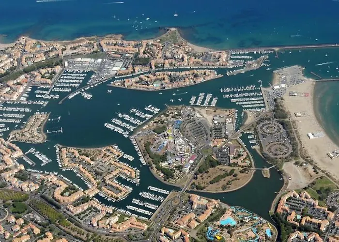 Studio Renove 200 M De La Plage Avec Parking Prive