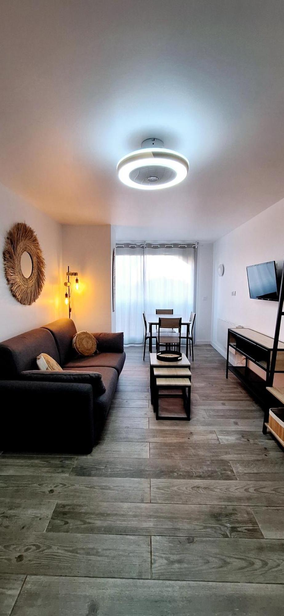 Renove 200 M De La Avec Parking Prive * Agde